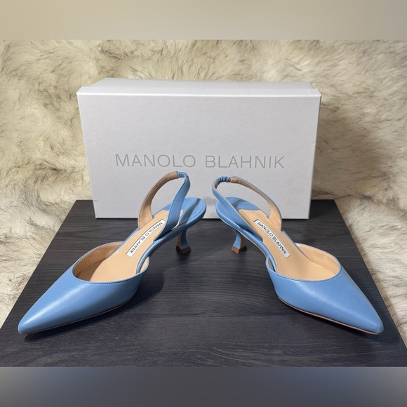 Manolo Blahnik
Blue Leather Low-Heel Slingback Pump
Women’s size EU 35.5 - Picture 5 of 9